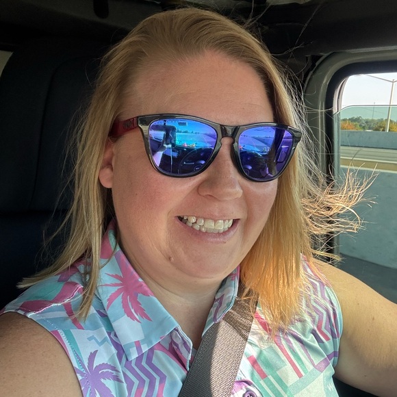 Meet your Posher, Sara - Picture 1 of 1